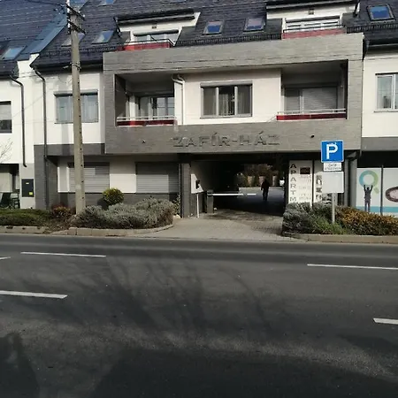Zafirgyoengy Apartmanok Sarvar Exterior photo