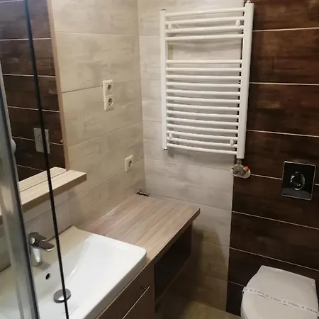 Zafirgyoengy Apartmanok Sarvar Exterior photo