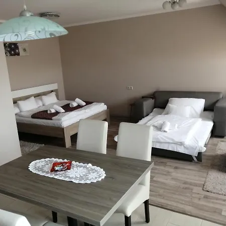 Zafirgyoengy Apartmanok Sarvar Exterior photo