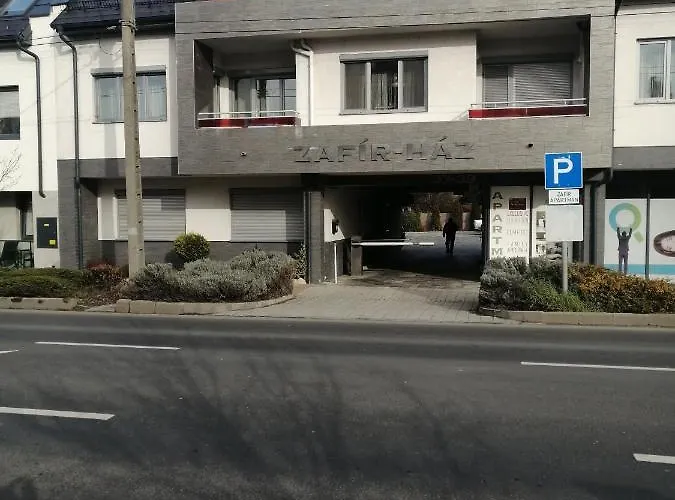 Zafirgyoengy Apartmanok
